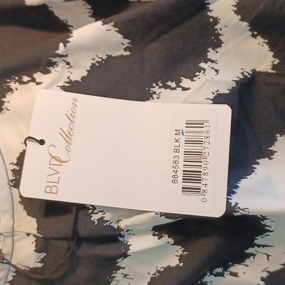 NEW! BLVD Collection black/white dress with side cut outs 5418 - Picture 7 of 13